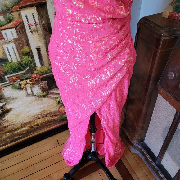 Barbie pink sequin formal gown Windsor Medium - Picture 6 of 11